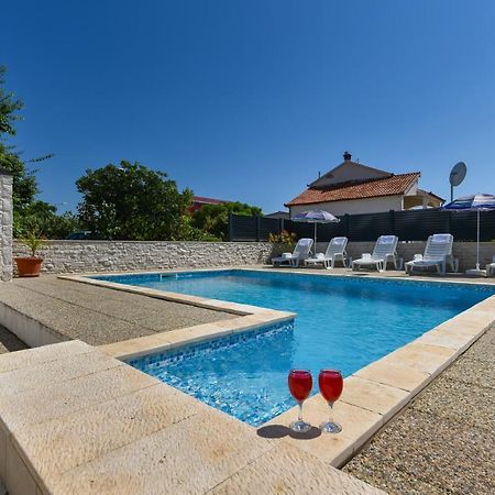 Apartments Krepo วีร์ ภายนอก รูปภาพ