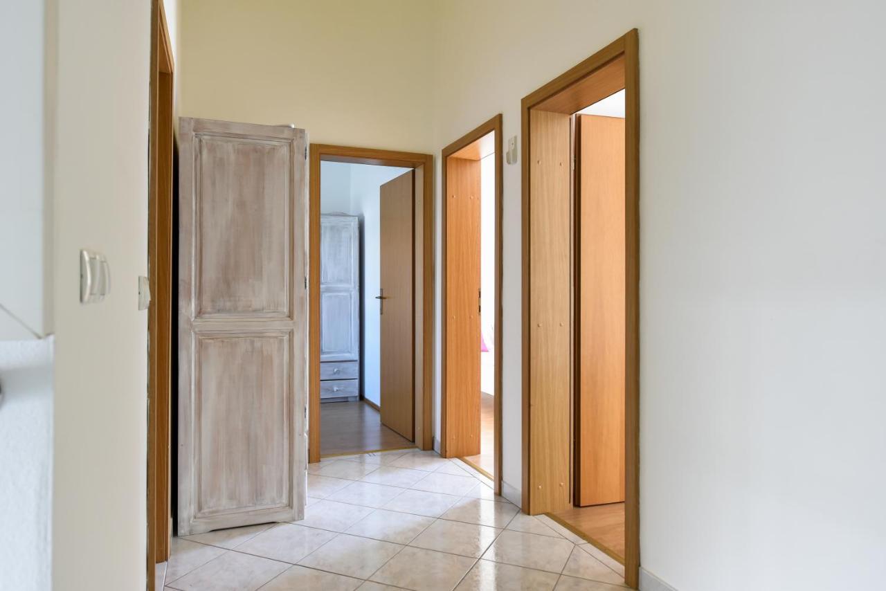 Apartments Krepo วีร์ ภายนอก รูปภาพ