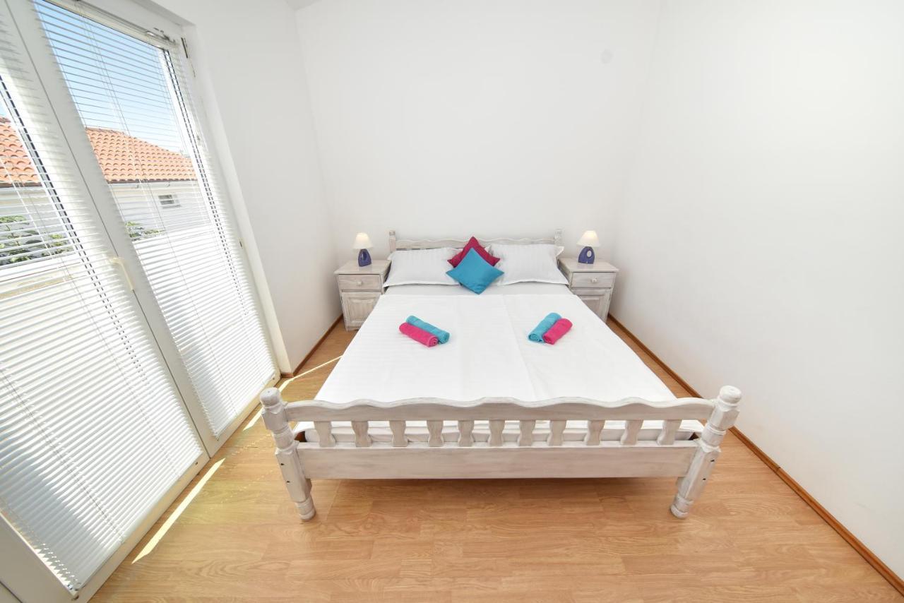 Apartments Krepo วีร์ ภายนอก รูปภาพ
