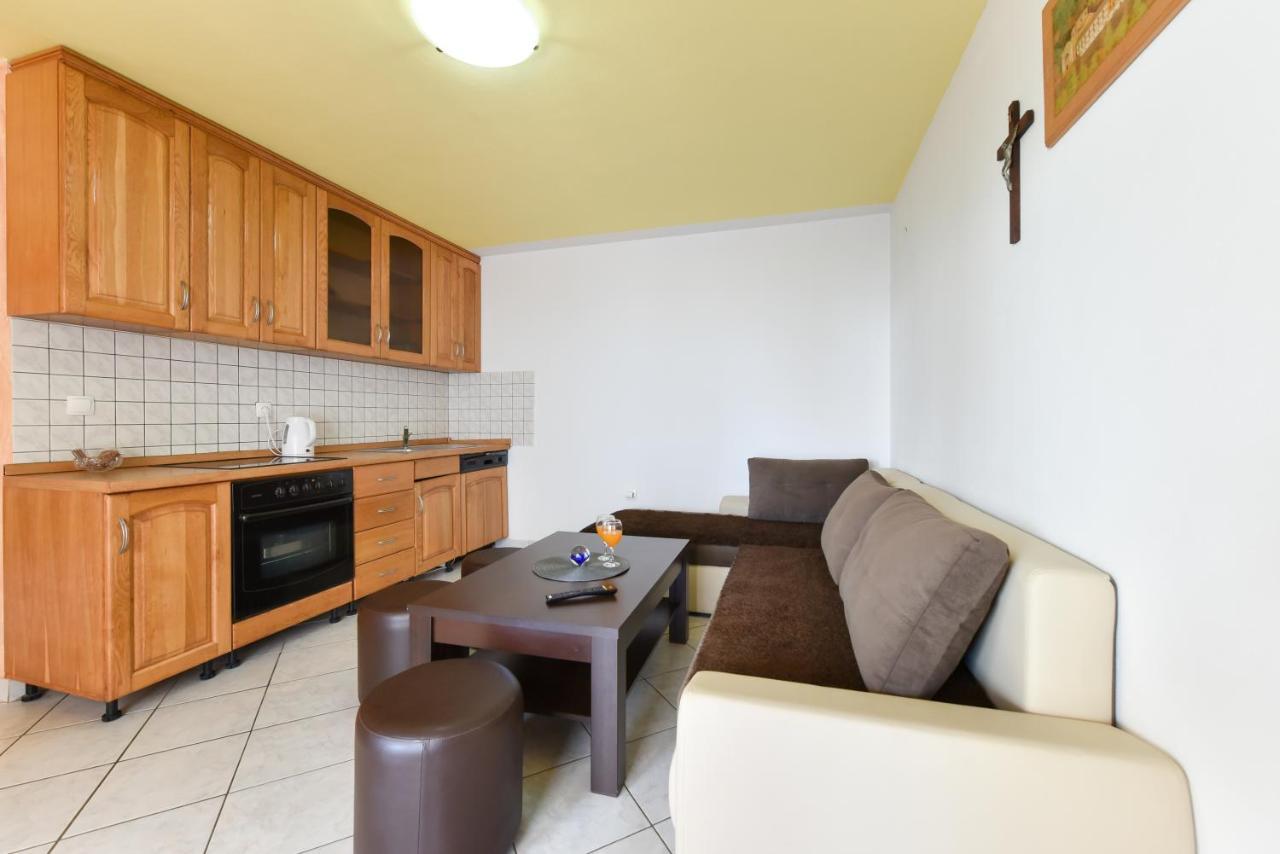 Apartments Krepo วีร์ ภายนอก รูปภาพ