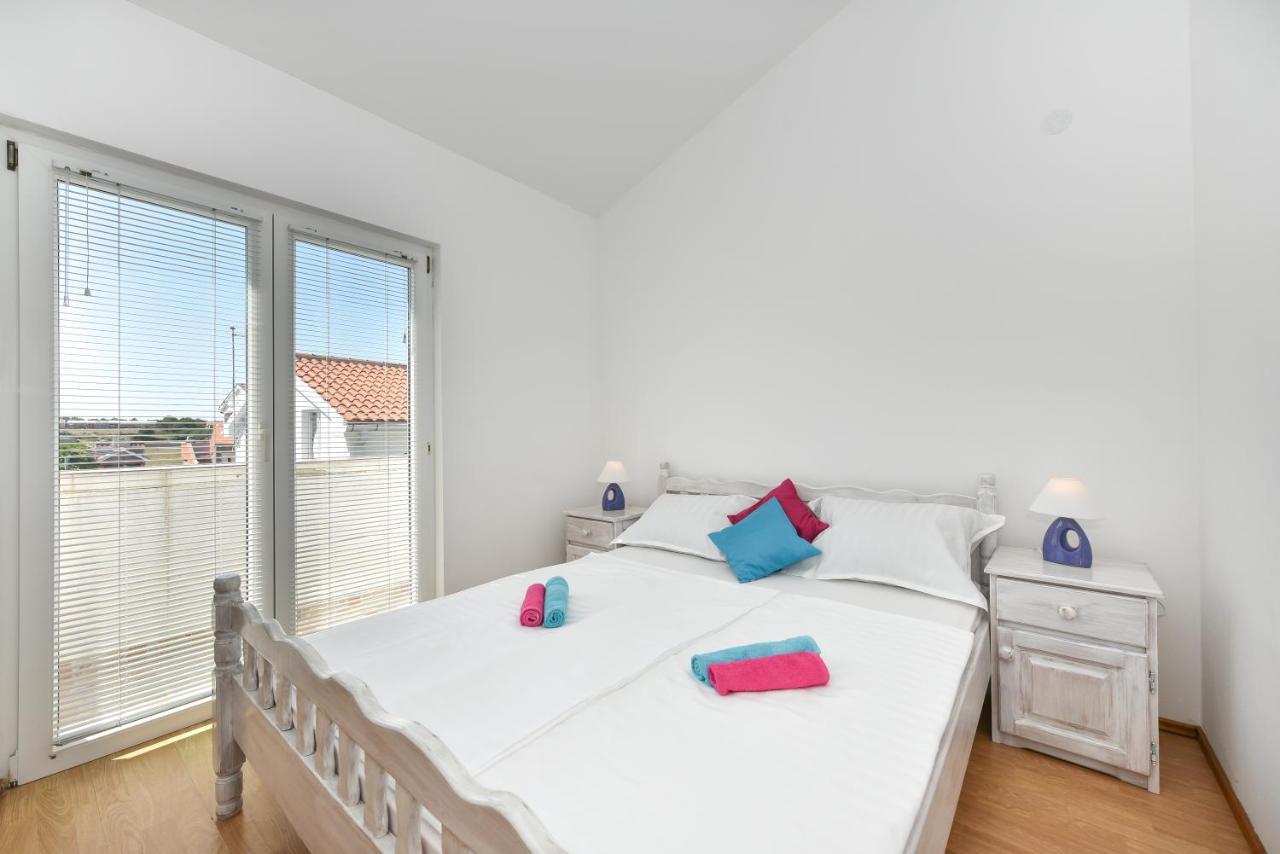 Apartments Krepo วีร์ ภายนอก รูปภาพ