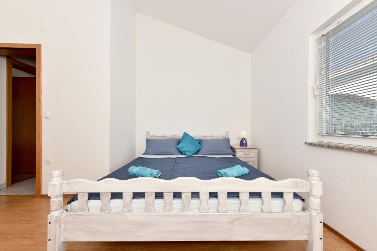 Apartments Krepo วีร์ ภายนอก รูปภาพ