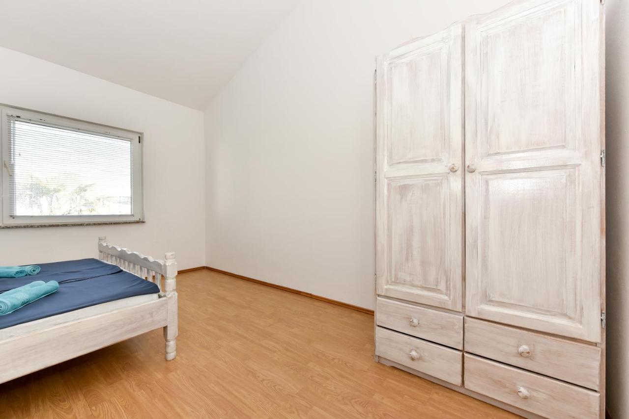 Apartments Krepo วีร์ ภายนอก รูปภาพ