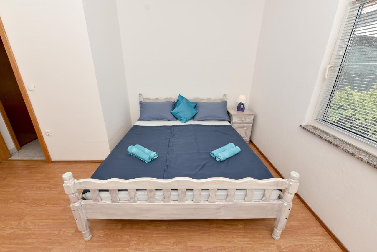 Apartments Krepo วีร์ ภายนอก รูปภาพ