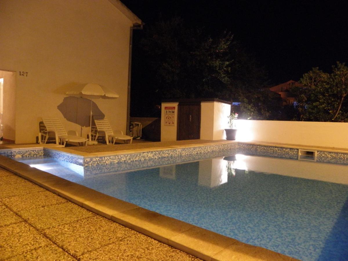 Apartments Krepo วีร์ ภายนอก รูปภาพ