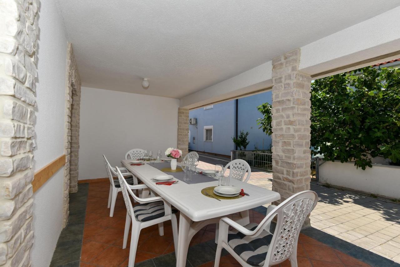 Apartments Krepo วีร์ ภายนอก รูปภาพ