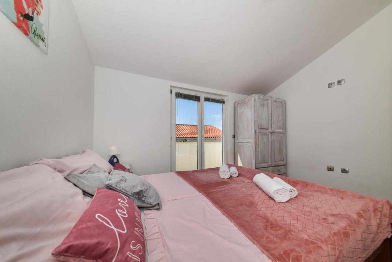 Apartments Krepo วีร์ ภายนอก รูปภาพ