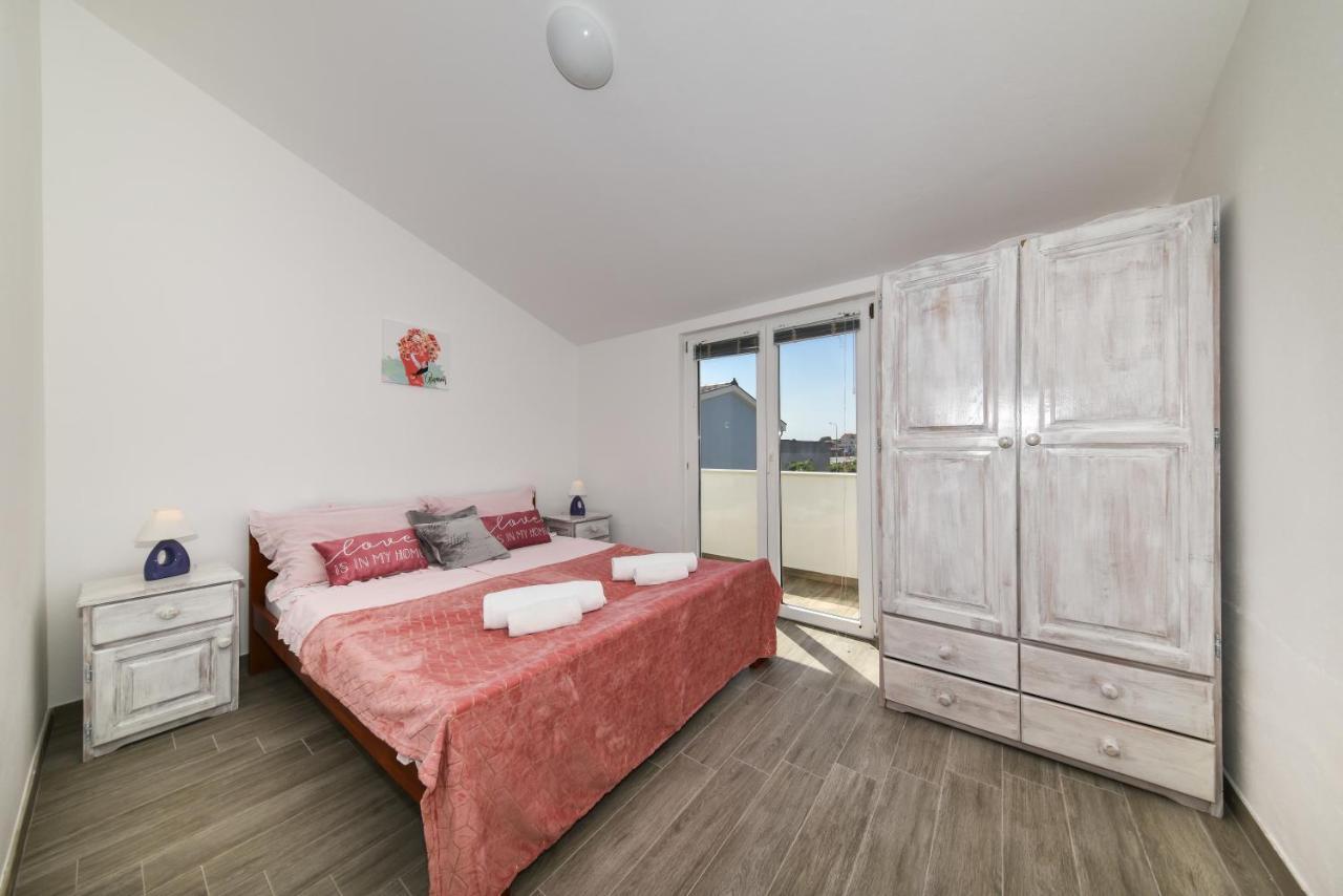 Apartments Krepo วีร์ ภายนอก รูปภาพ