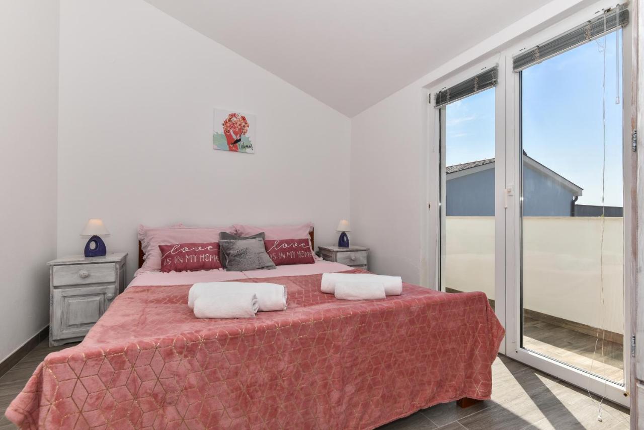 Apartments Krepo วีร์ ภายนอก รูปภาพ