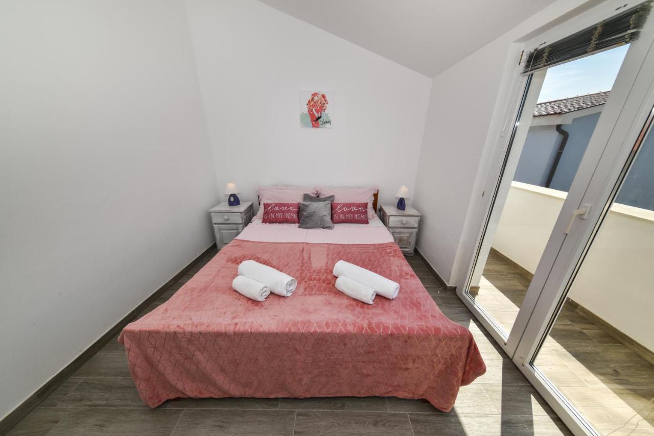 Apartments Krepo วีร์ ภายนอก รูปภาพ