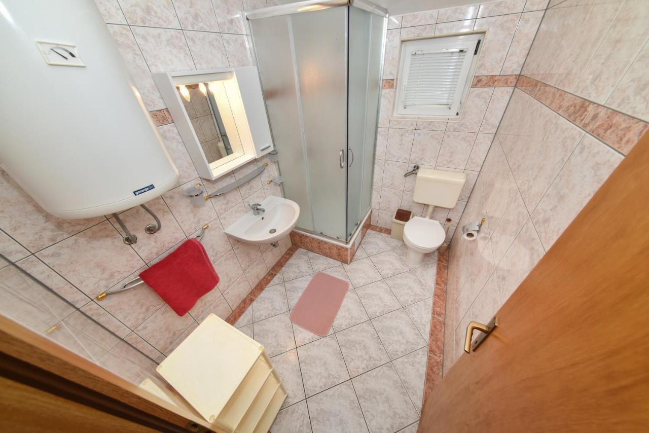 Apartments Krepo วีร์ ภายนอก รูปภาพ