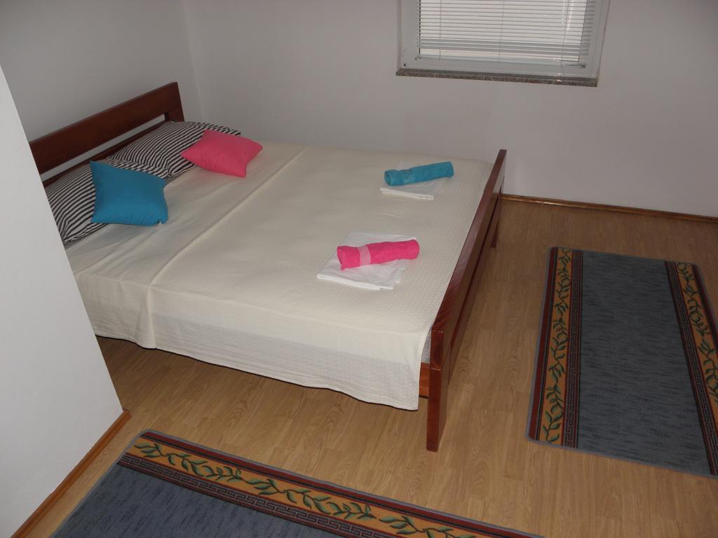 Apartments Krepo วีร์ ภายนอก รูปภาพ