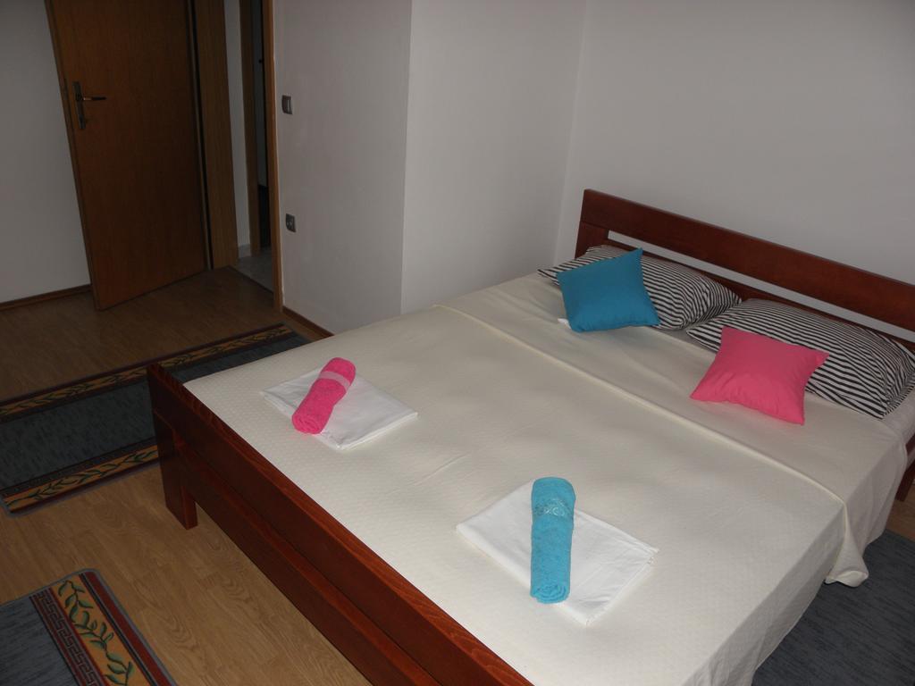 Apartments Krepo วีร์ ภายนอก รูปภาพ