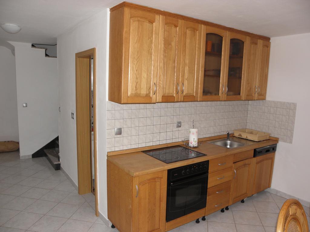 Apartments Krepo วีร์ ภายนอก รูปภาพ