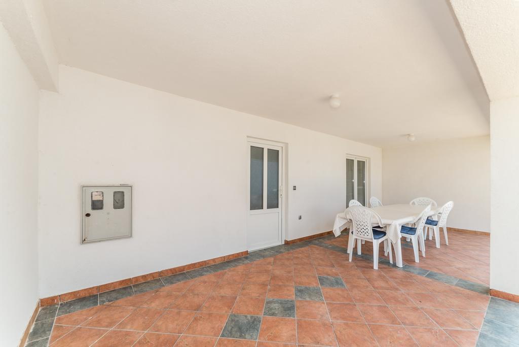 Apartments Krepo วีร์ ภายนอก รูปภาพ